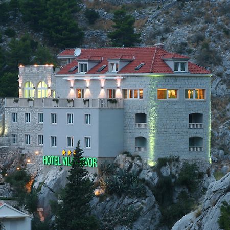 Hotel Villa Dvor (Adults Only) أوميس المظهر الخارجي الصورة