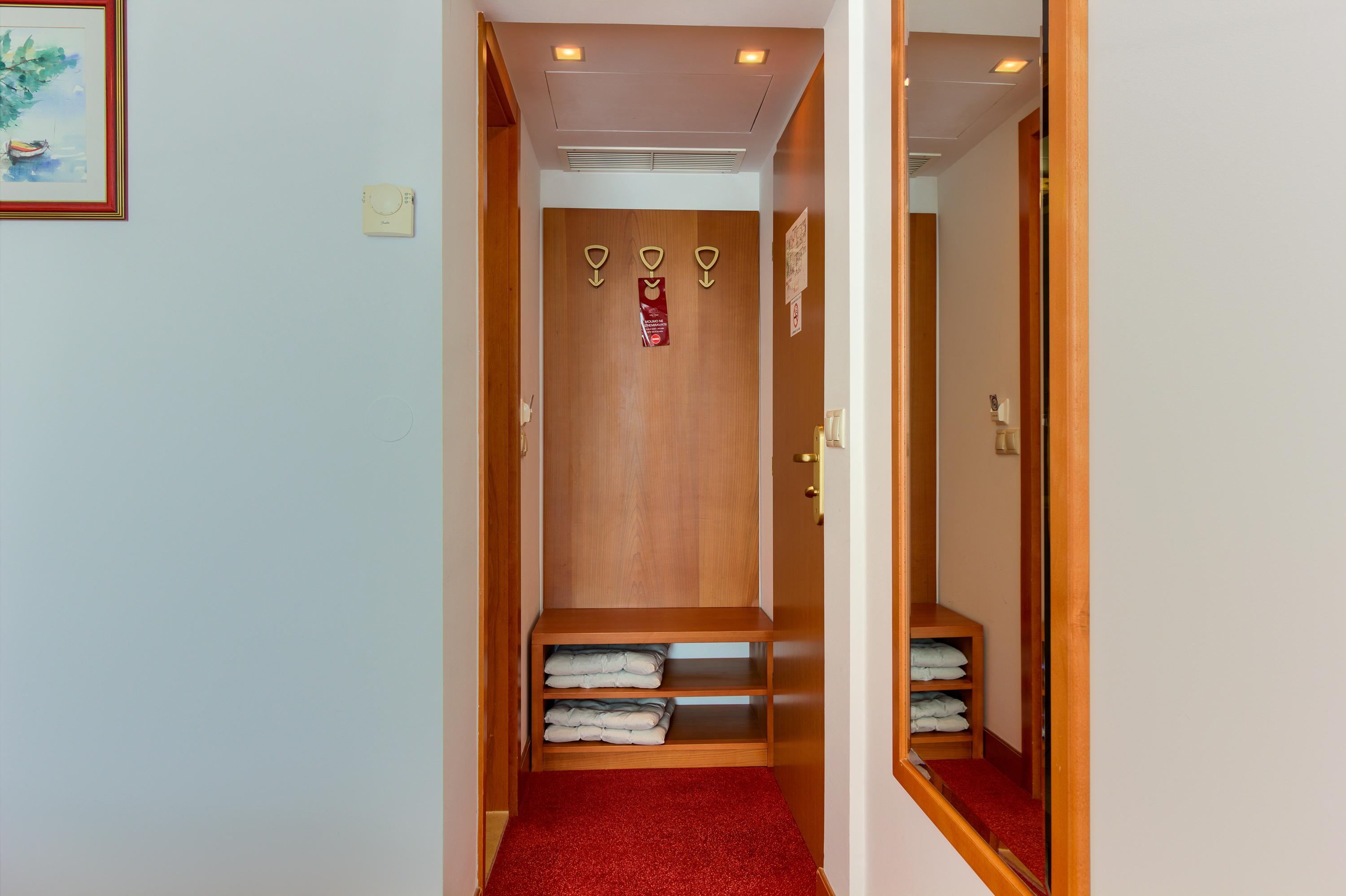 Hotel Villa Dvor (Adults Only) أوميس المظهر الخارجي الصورة