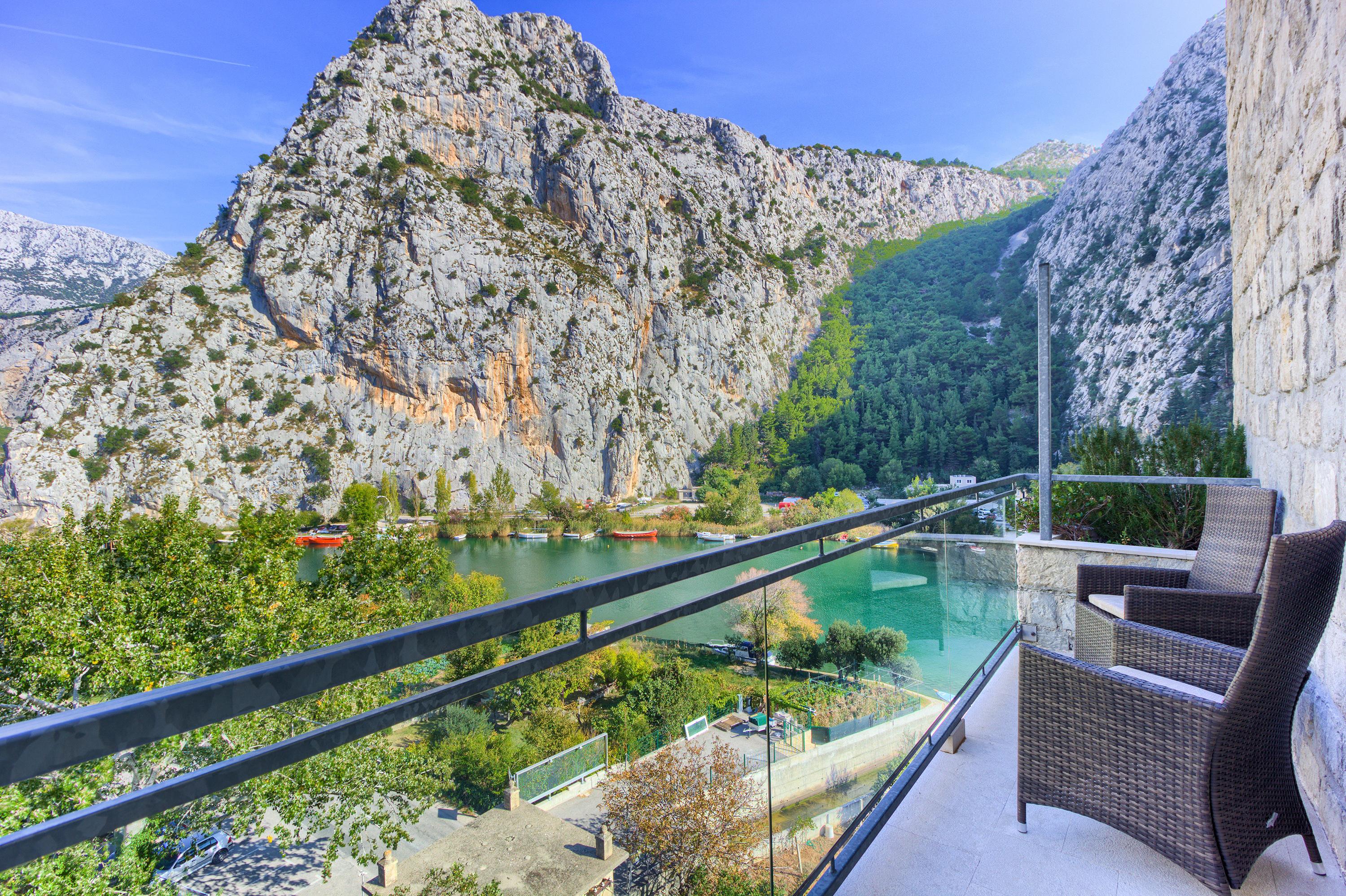 Hotel Villa Dvor (Adults Only) أوميس المظهر الخارجي الصورة