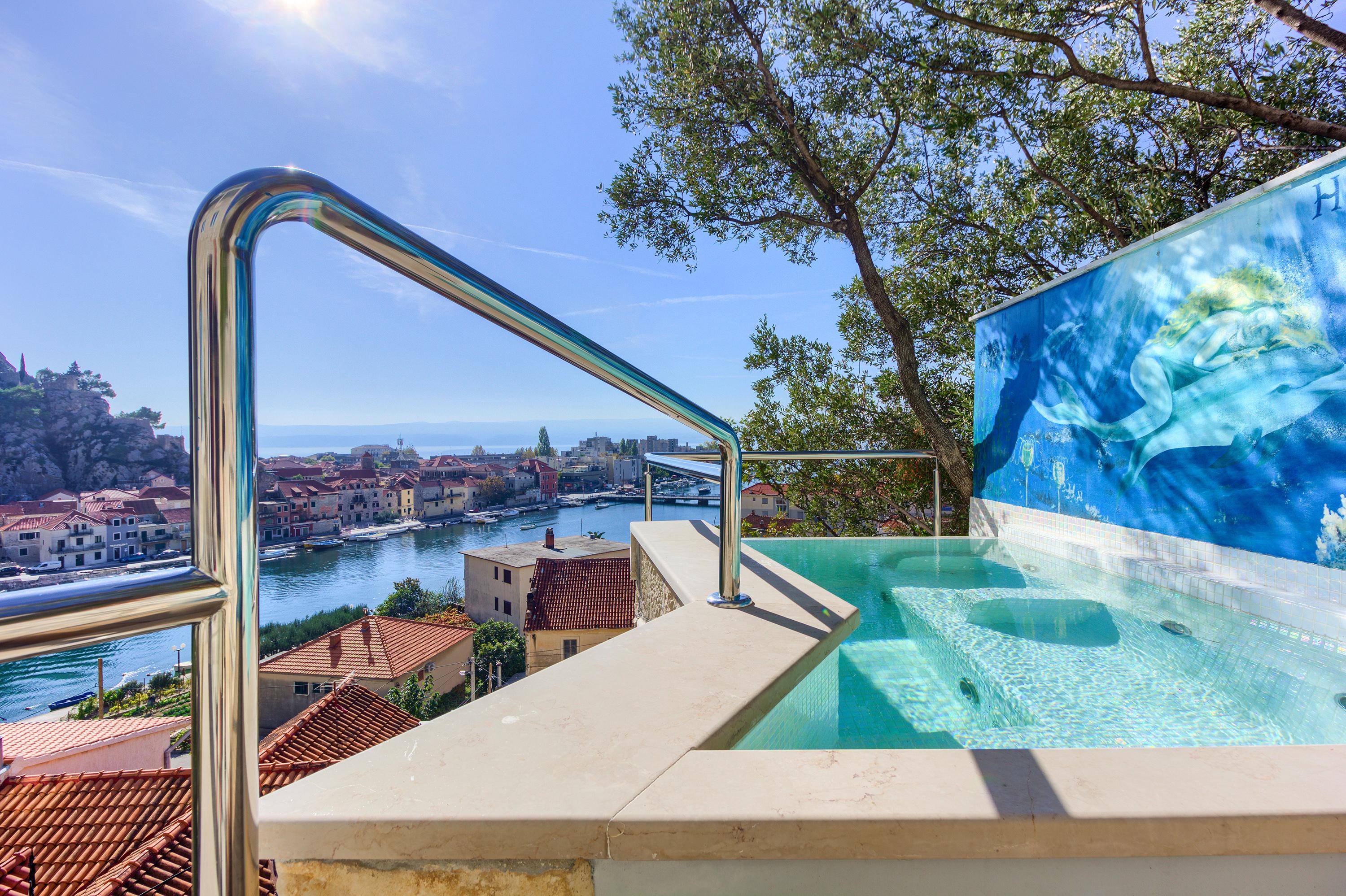 Hotel Villa Dvor (Adults Only) أوميس المظهر الخارجي الصورة