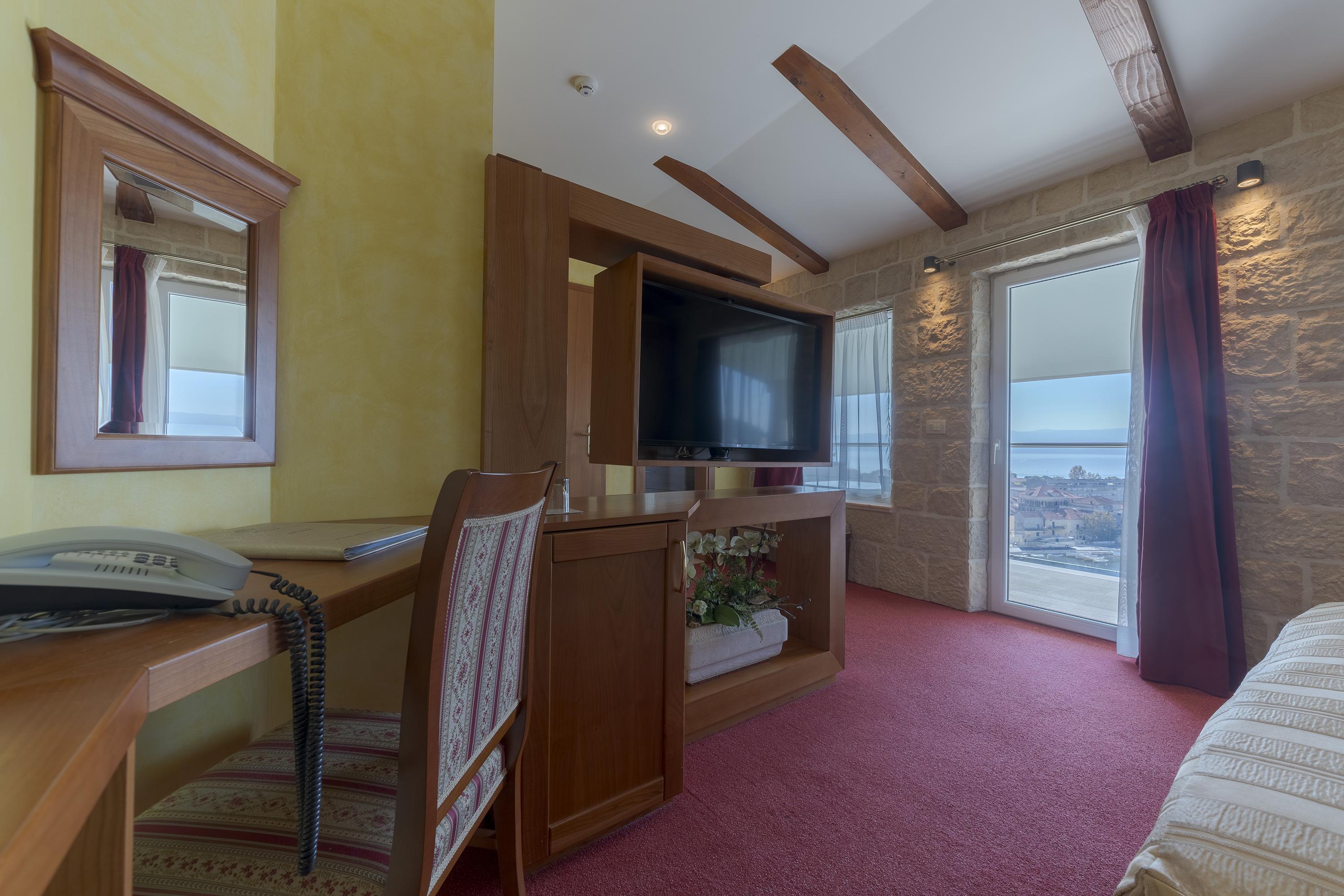 Hotel Villa Dvor (Adults Only) أوميس المظهر الخارجي الصورة