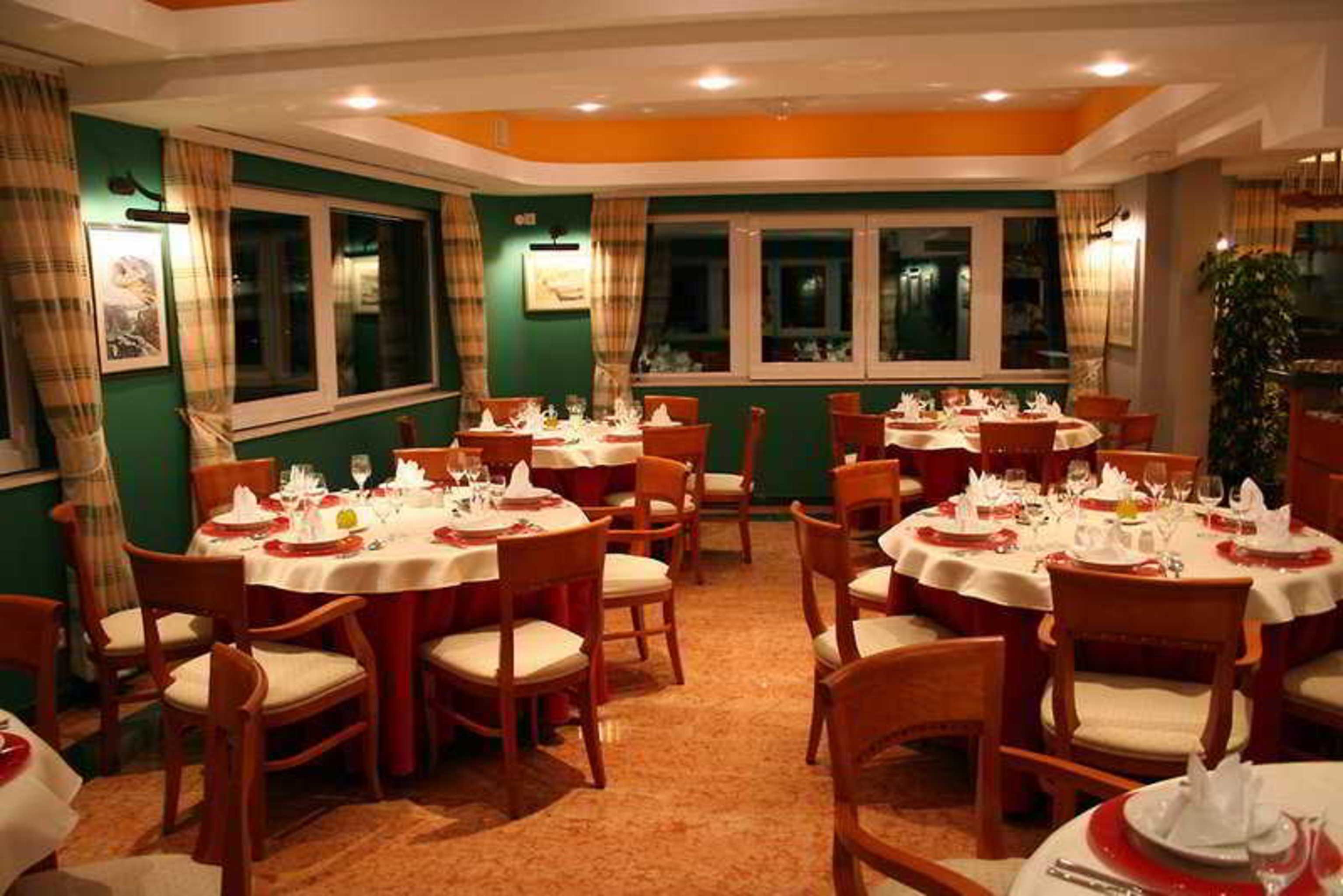 Hotel Villa Dvor (Adults Only) أوميس المظهر الخارجي الصورة