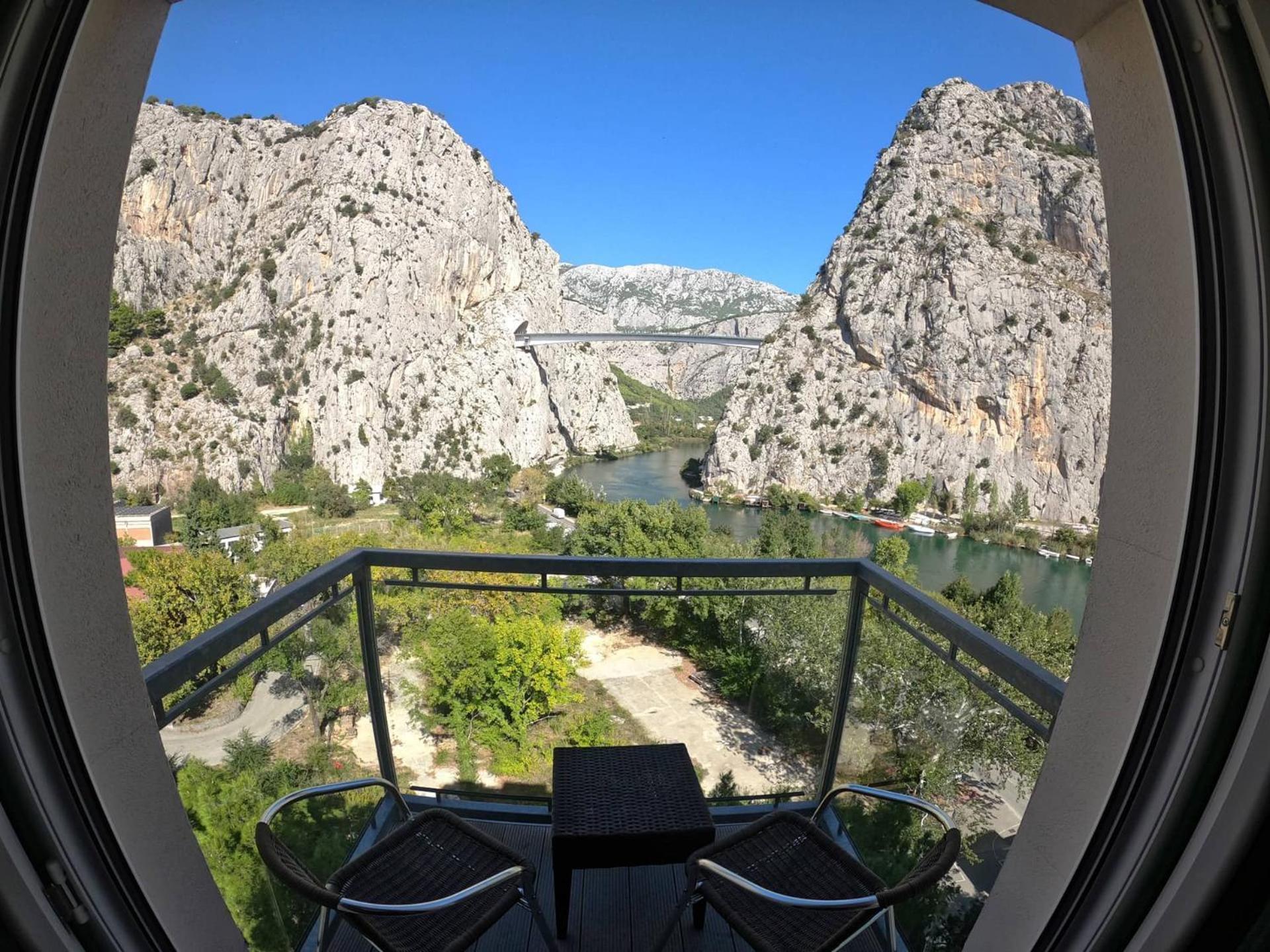 Hotel Villa Dvor (Adults Only) أوميس المظهر الخارجي الصورة