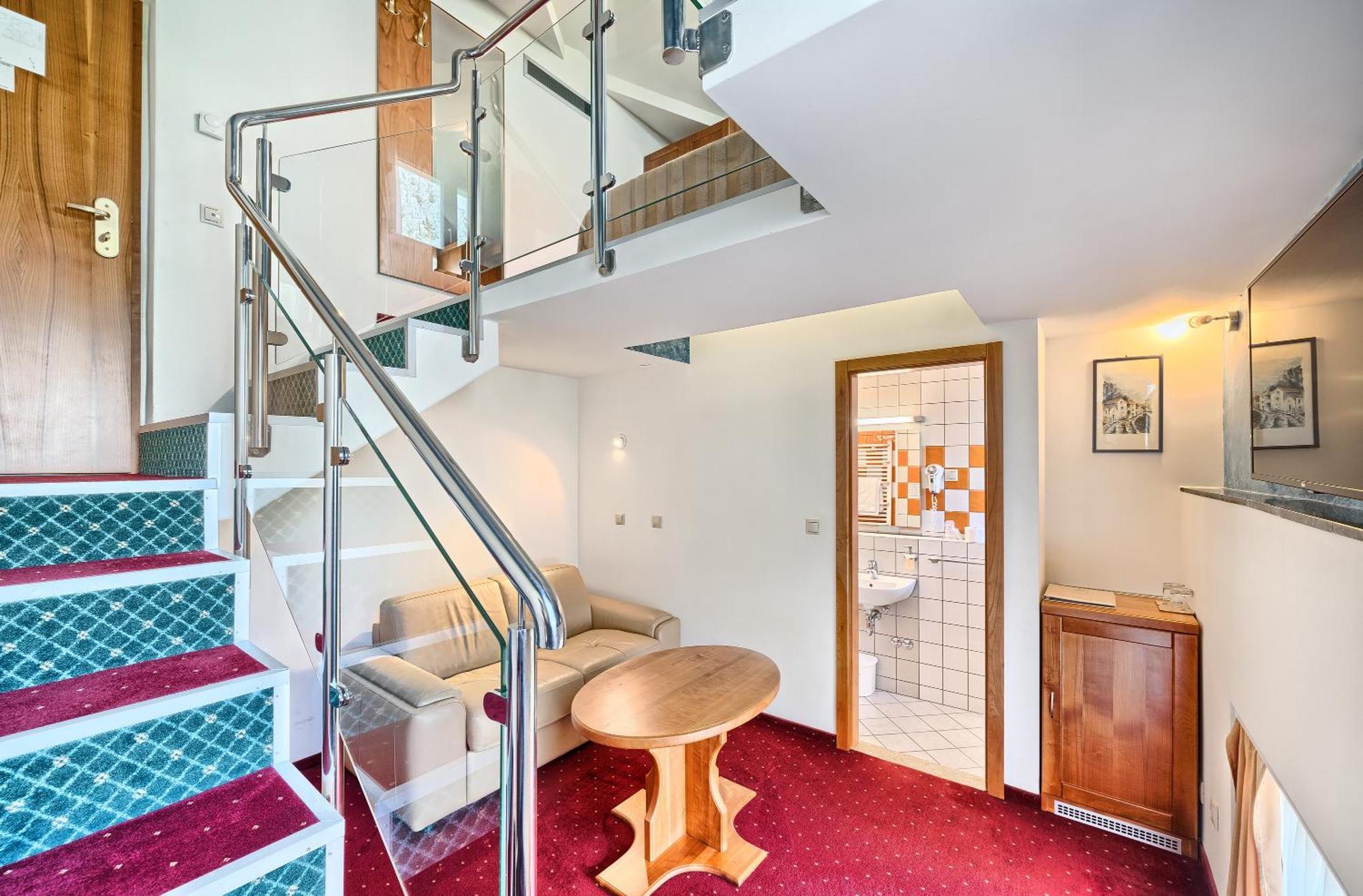 Hotel Villa Dvor (Adults Only) أوميس الغرفة الصورة