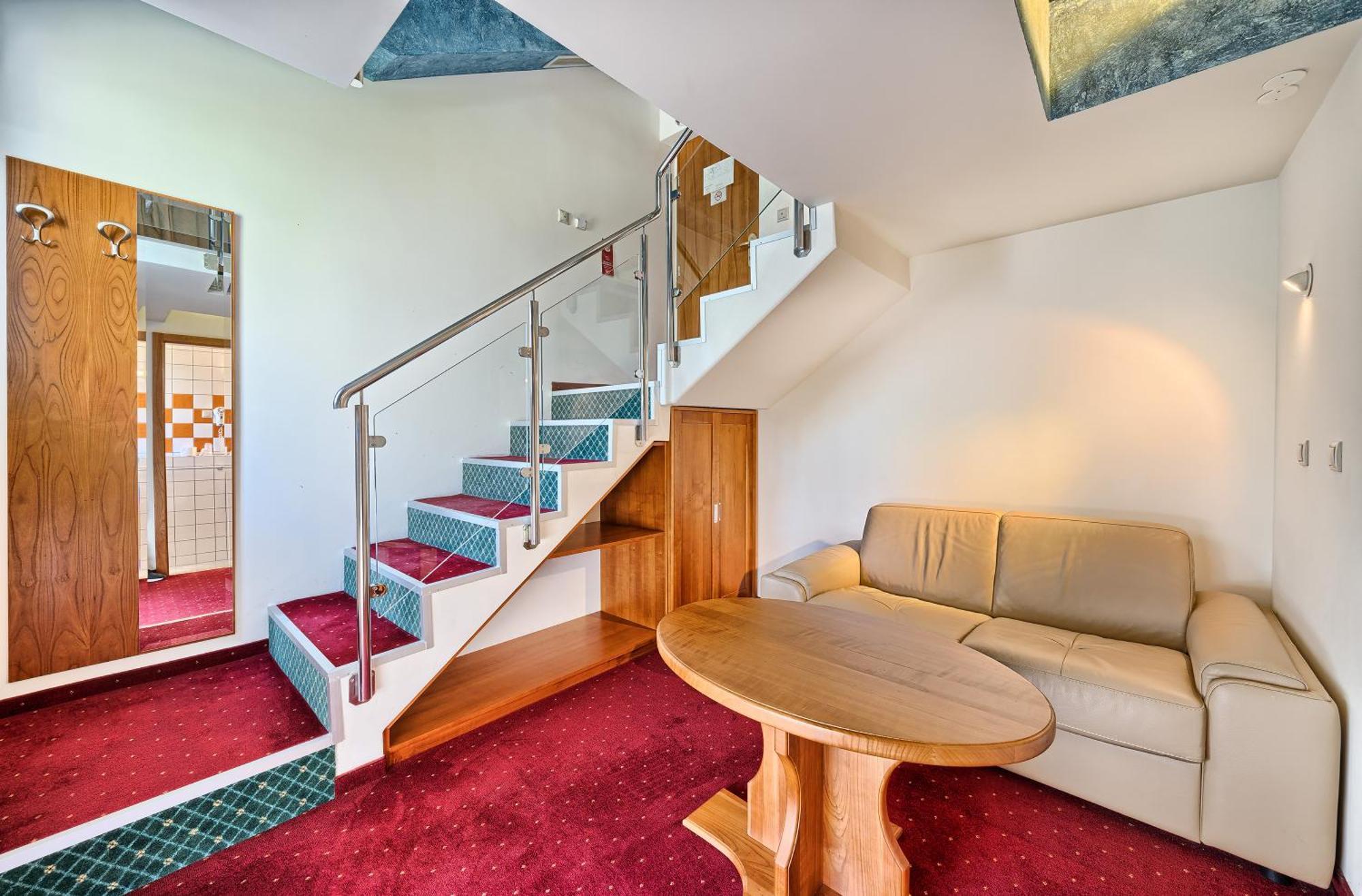 Hotel Villa Dvor (Adults Only) أوميس الغرفة الصورة